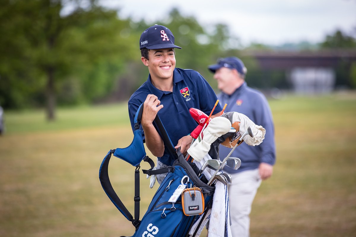 Congratulations to Grant Lester ’23 on being named as a Rolex Scholastic Junior All-American by American Jr. Golf Association. #GoDogsRollBeef