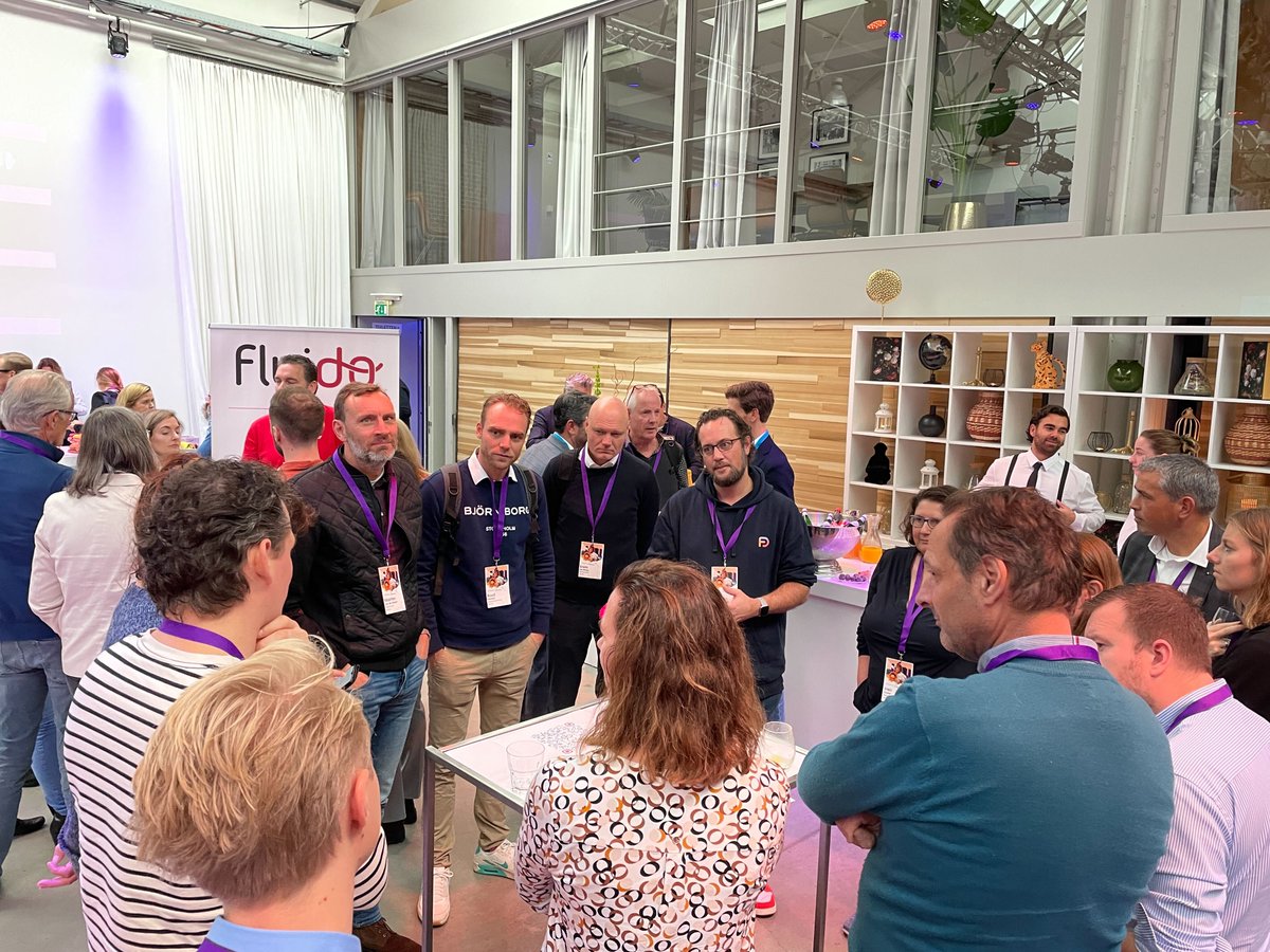 It's great to be at Unite NL sharing fundraising ideas and best practices alongside our incredible partners and customers, like <a href="/SaveChildrenNL/">Save the Children Nederland</a>. At the event? Make sure to say hi 🖐️