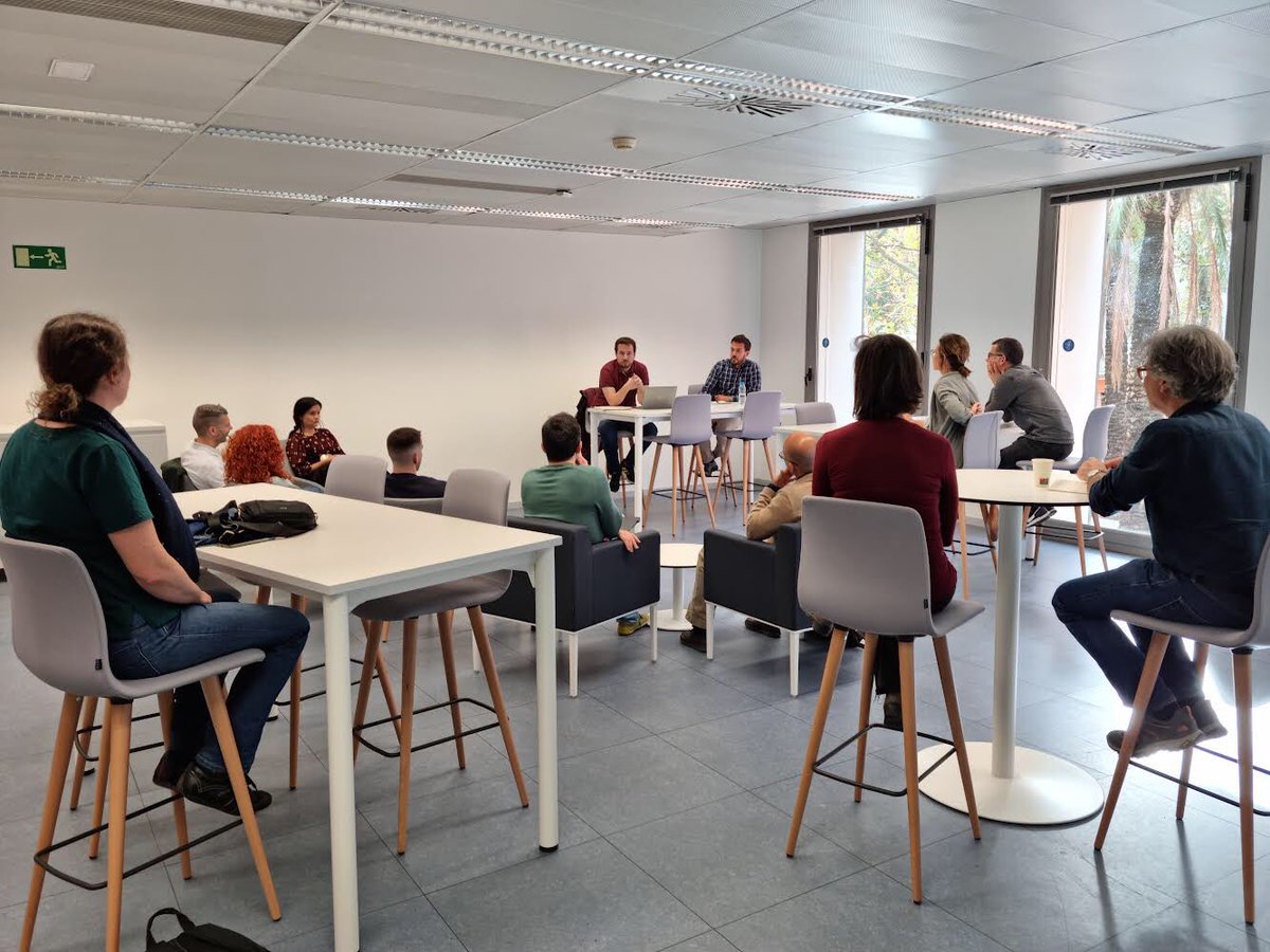 L’investigador predoctoral Ion Vázquez ha impartit aquest matí als <a href="/UOCedcp/">UOC Dret i Política</a> una xerrada sobre el principi democràtic des d’una perspectiva comparada. 

🙌 Moltes gràcies, Ion, per compartir la teva investigació sobre els casos basc, escocès, català i gal•lès.