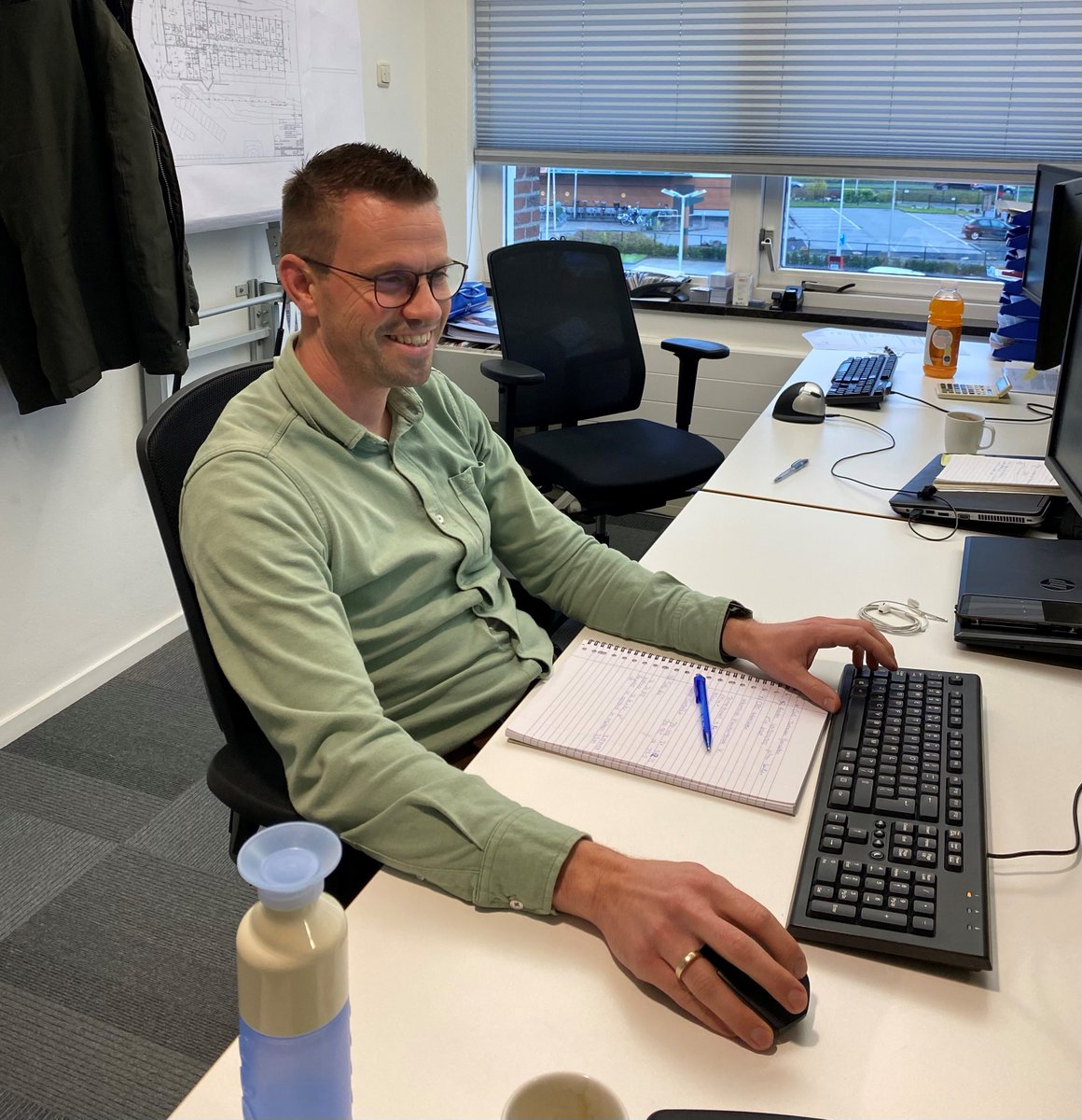 Loopbaanontwikkeling? Soms kan het snel gaan. Marco startte als stagiair #bliksem beveiliging en nu werkt hij als #corrosie #engineer aan projecten als Humber Engeland en de Zeesluis IJmuiden. Wordt jij zijn collega? #werkenbij Link in bio.