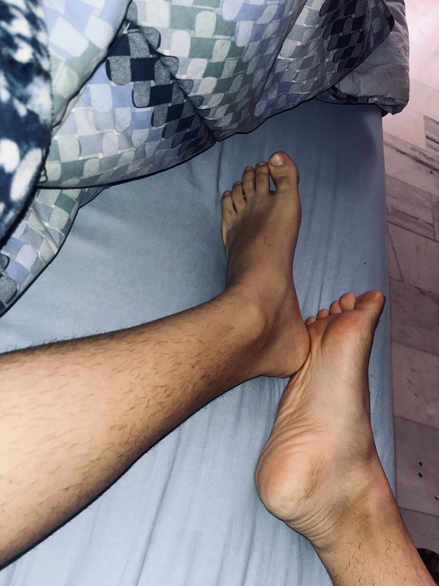 Feetmastertwink's tweet photo. 🇬🇧| who wants to smell them? 😛
🇮🇹| chi vuole annusarli? 😛 

@MASTER_UPDATES @rt4dom @AlphaMaleWorld1 @rt_slave_ma @piesmasculinosf @rtFinDom15
@RT4Kings @ListOfMasters
@RT4Masters2 @officer_rt #piedimaschili #findom
#cashmaster @AlphaMaleRT #gay #twink https://t.co/MfvgSfa6kn