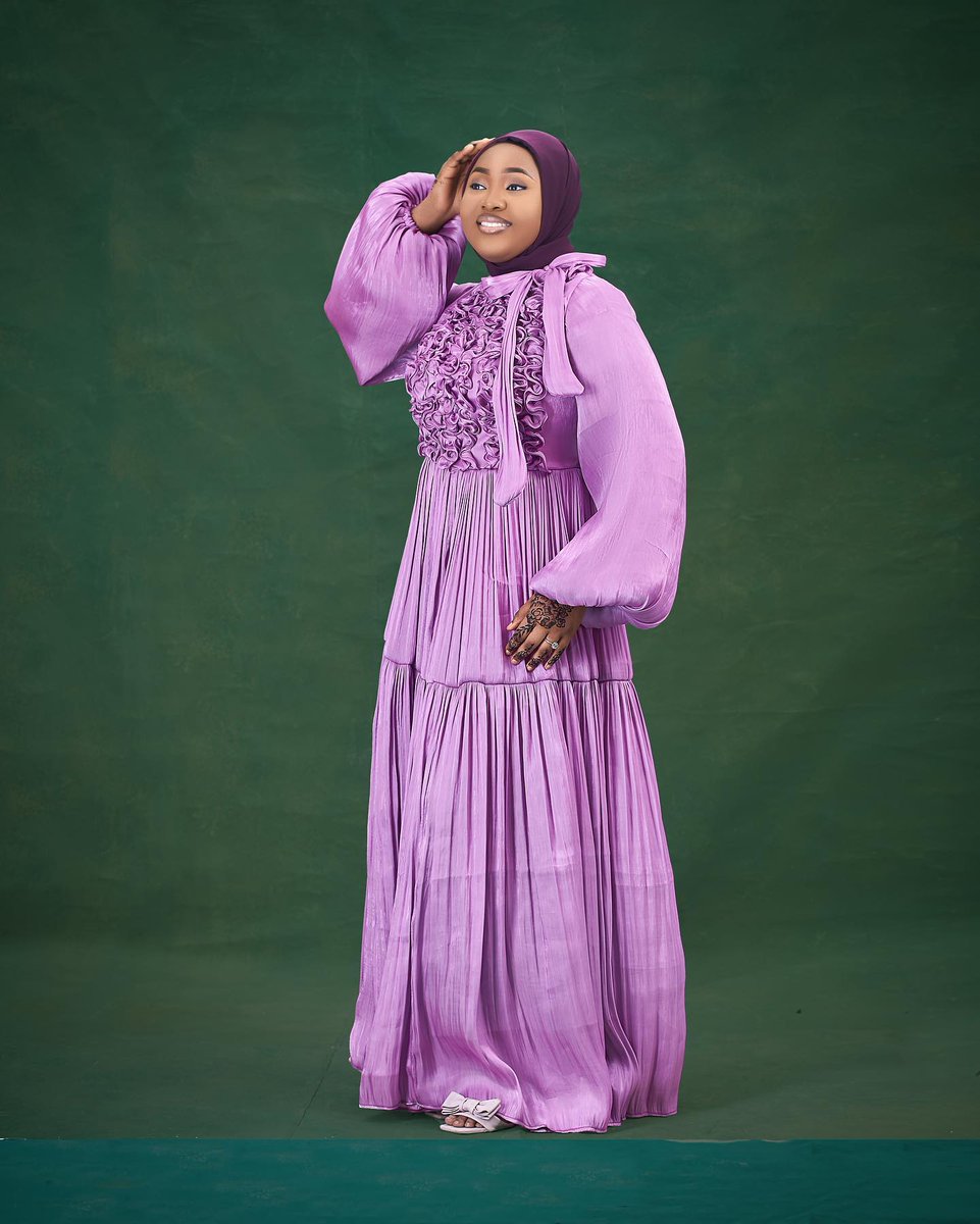 PearlsByRay's tweet photo. Self love is treating your body to any of our HUBBU design, your body will thank you for it. Like can you feel the love in this dresses... We do the most elegantly... which is your favorite ??
#pearlsbyray #modestpearlsbyray #modestdresses #muslimahstyle #occassionwear https://t.co/7uqmsMsPpA