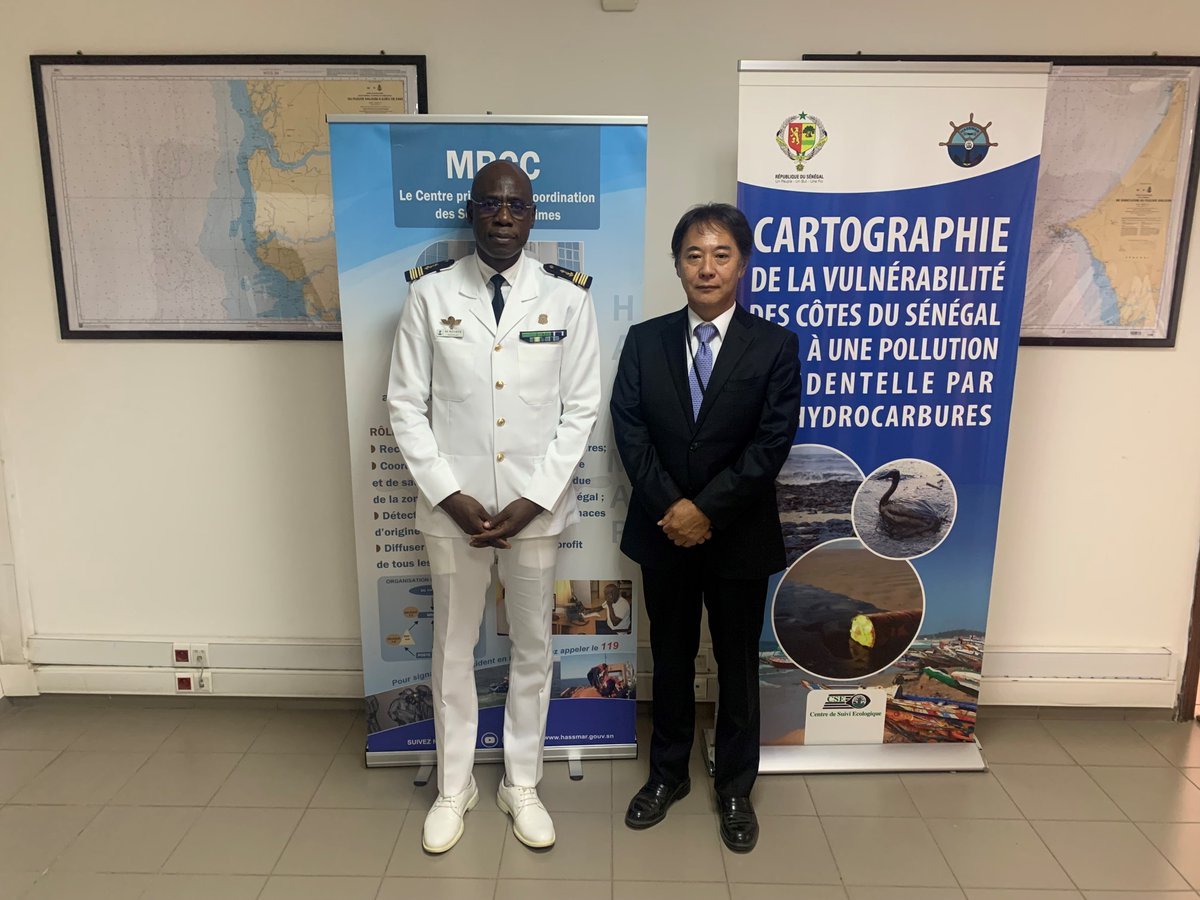 JapanEmbSenegal's tweet photo. 17日、伊澤大使は海洋保安・保護・環境調整担当高等庁（HASSMAR）を訪問し、長官とセネガルの海上法執行の現状について意見交換しました。
Le 17 novembre, l'Amb. IZAWA a visité #HASSMAR et échangé avec le SG sur l'état actuel de l'application des droits maritimes au Sénégal. https://t.co/nyo60S7JZQ