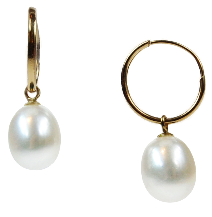CDPearls's tweet photo. The Hoop Edit - A timeless wardrobe staple.
Hoop earrings have been a style statement since the Ancient Roman Empire and they remain a must-have for your jewellery box. https://t.co/X1JPsUHZ6v