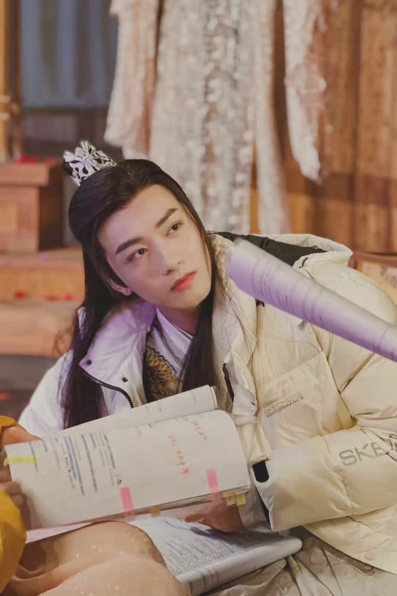 womanlovesher's tweet photo. ท่านอ๋องน่ารัก ❤️ Zhao Rongxian
#戏精女主桃花多 #AffairsofDramaQueen
#เสน่หาตราตรึงข้ามภพ #HouLi #侯立 #wetv  Cr: Weibo https://t.co/2QfQoyIcyZ