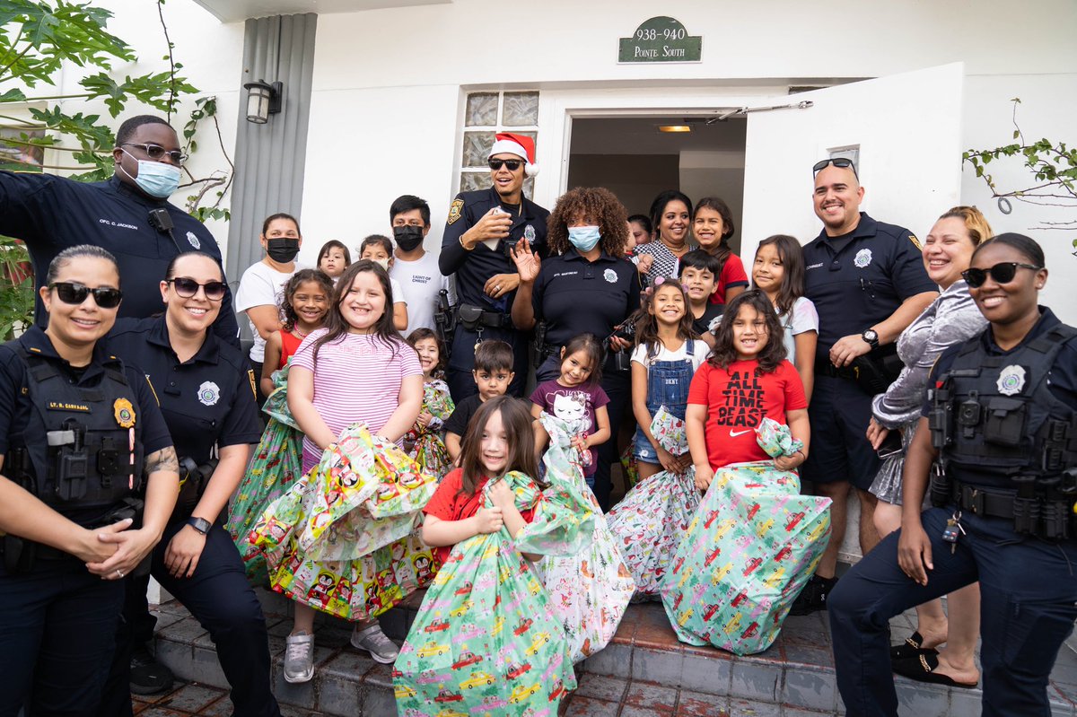 MiamiBeachPAL's tweet photo. It’s Give Miami Day! Help us reach our goal to get toys to local children this Christmas by donating at https://t.co/yVryHNGaPr https://t.co/Z07QRJLFVN