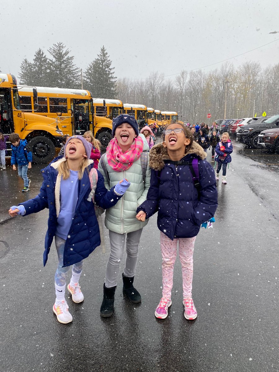 CCCSD_CES's tweet photo. Happy snowy Thursday❄️ https://t.co/DgtqnqoLWp
