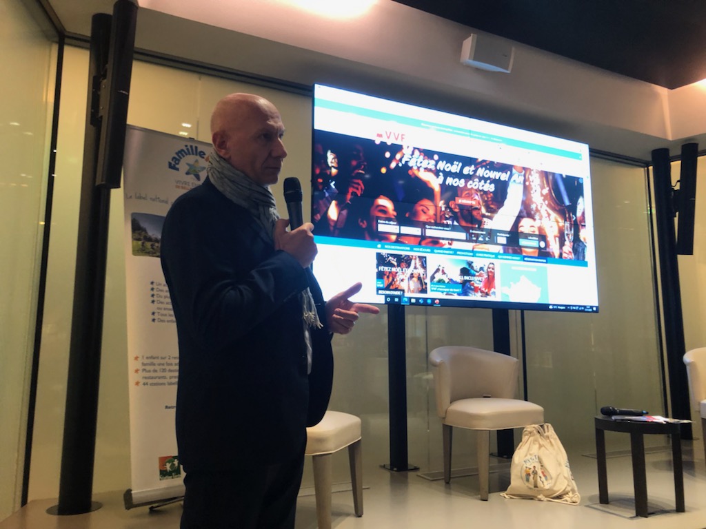 Invité par le réseau #familleplus et <a href="/ANETT_tourisme/">ANETT</a> autour des attentes et des tendances des familles. <a href="/VVFOfficiel/">VVF</a> 
30% des familles ont evolué dans leur manière de vivre leur vacances 
Delai Durée Budget Activités et ce n est que depuis 18 mois. <a href="/anmsm/">ANMSM</a> <a href="/StationVerte/">Station Verte</a>