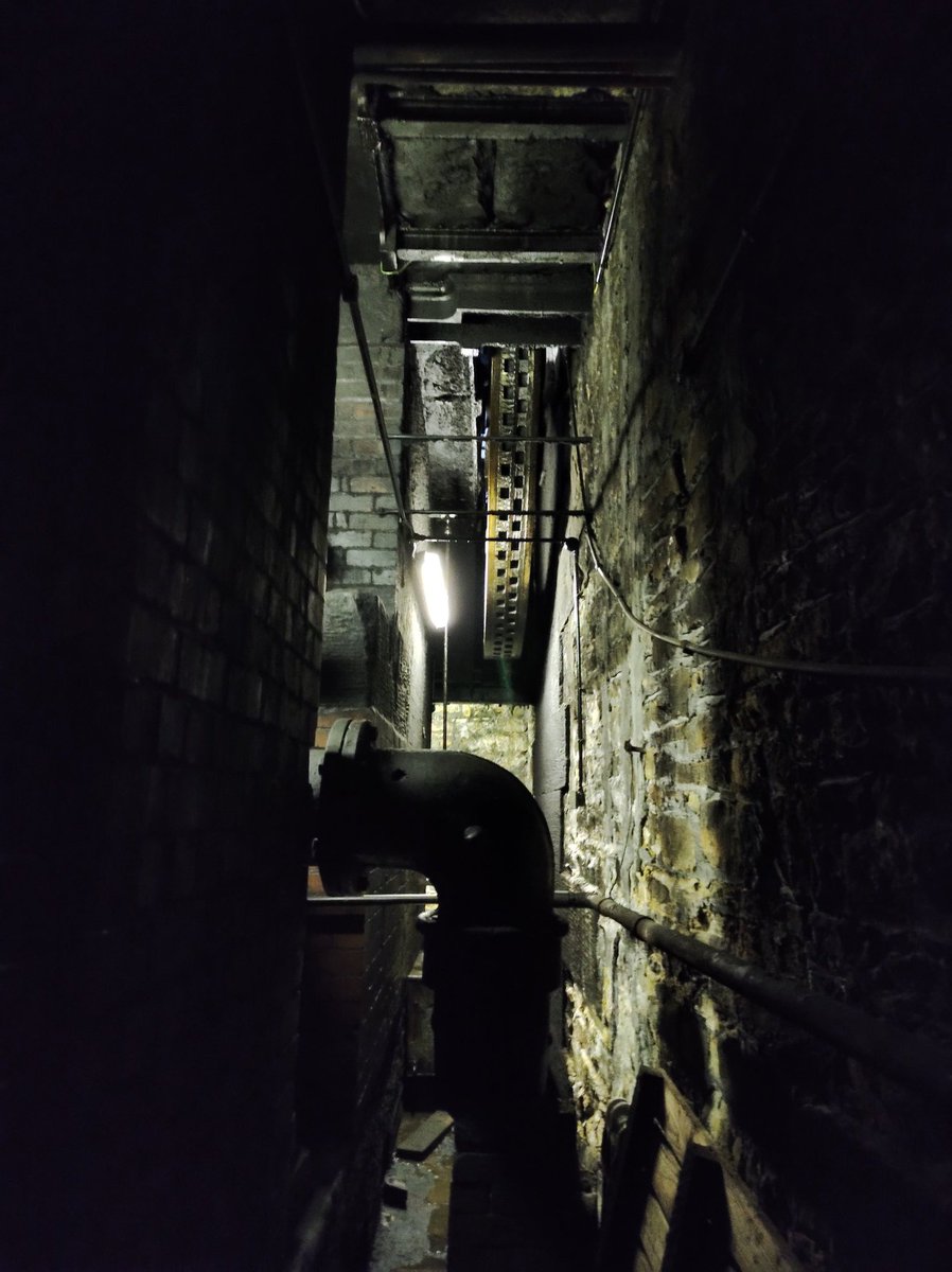#whatliesbeneath #steam #engone Peace at Queen Street Mill in Burnley? Something the public rarely see. The engine sits on a brick bed pillar. To the left are the pumps and condenser and to the right the rest of the flywheel. #Burnley #heritage #lancashire