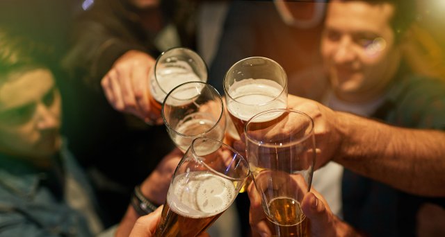 Männergesundheitsbericht widerlegt Klischees für junge Generation:  Berlin –Männer leben weniger gesundheitsbewusst und deutlich risikoreicher als Frauen. Dieses Klischee treffe auf die jüngere Generation nicht mehr zu,… dlvr.it/Scwvl6 #DGMG #Maennergesundheit