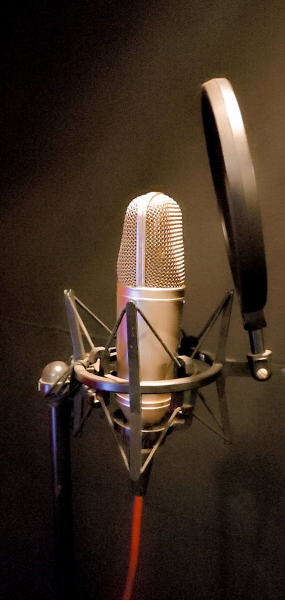cryfx7's tweet photo. Let's Record 🎙️
#musica #letsrecord #GRAMMYs #BlackFriday #musician #BLACKPINK_BORNPINK #vocal #vocalist #Aesthetic #studiolife https://t.co/sN8NO1Wbq0