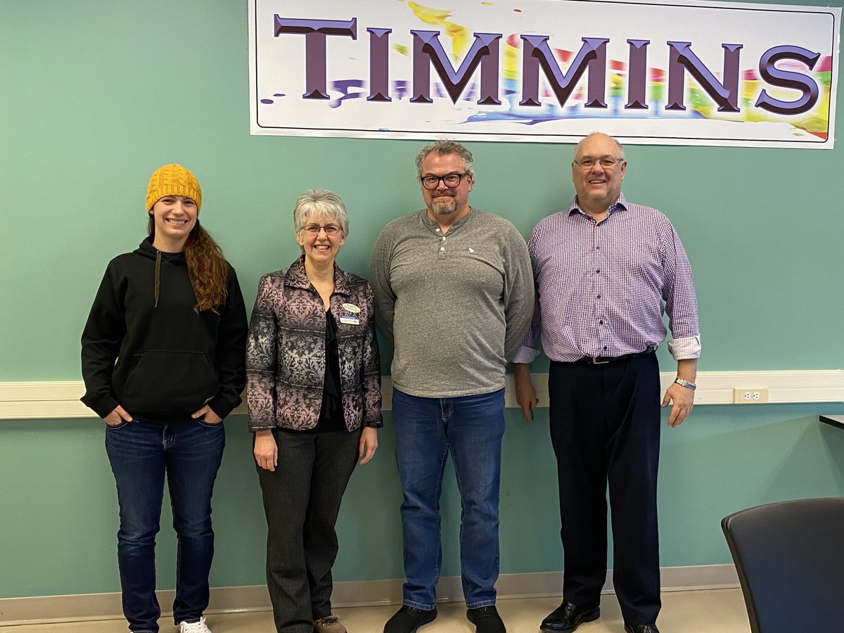 rmefno's tweet photo. Sylvie et Janik ont livré une présentation sur l’importance de l’#OffreActive des services de santé en français à la classe de Politiques sociales aux campus du @collegeboreal à Timmins à Sudbury! https://t.co/YcVyc2P1mW