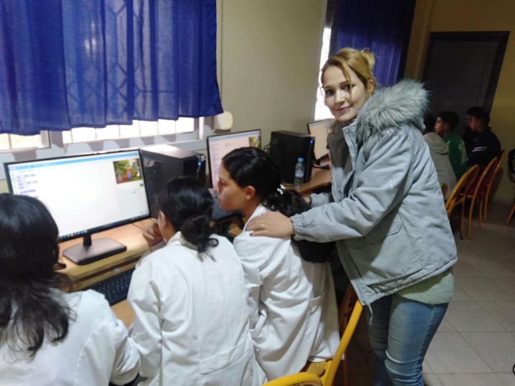 SofiaOunnich's tweet photo. ورشات حول البرمجة بواسطة سكراتش. استمتع التلميذات و التلاميذ ببرمجة مشاريع رائعة.كان يوما حافلا بالابتكار و الإبداع
#Acw22 #womenempowerment #studentslovecoding @scratch @ilhamlaaziz @taalimtice @AfricaCodeWeek @MicrosoftFlip @annkozma723 @sap4good @wakelet @irlembrabat https://t.co/uV7dtQ30vV