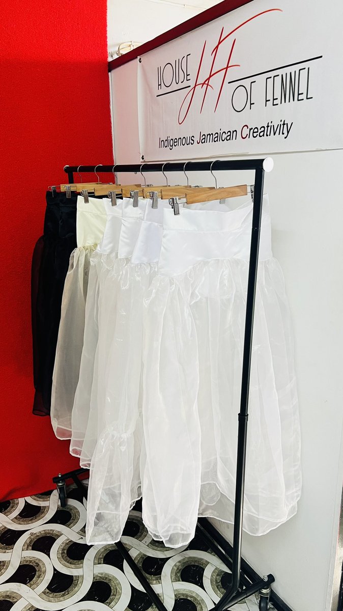 houseoffennel's tweet photo. The yoke skirts
Fabrics: Duchess satin [at yoke] and organza 
https://t.co/M91j78jifF https://t.co/A9Ws5Z7bWU