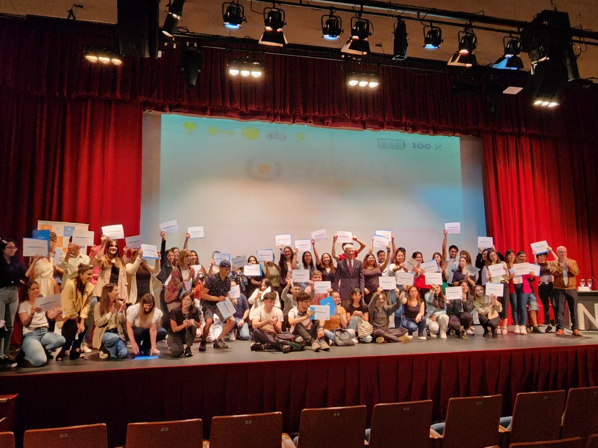 Entrega de certificados a 500 jóvenes de "Yo estudio y trabajo" en habilidades para el SIGLO XXI <a href="/INEFOPoficial/">INEFOP</a>, <a href="/MEC_Uruguay/">Ministerio de Educación y Cultura</a>  <a href="/UTU_Uruguay/">UTU</a> y <a href="/ManpowerGroupUy/">ManpowerGroup UY</a>. Desde 2020 este equipo de 1800 jóvenes desafiaron deserción educativa,  desempleo y fueron por mas. Gracias <a href="/adeladubra/">Adela Dubra</a>