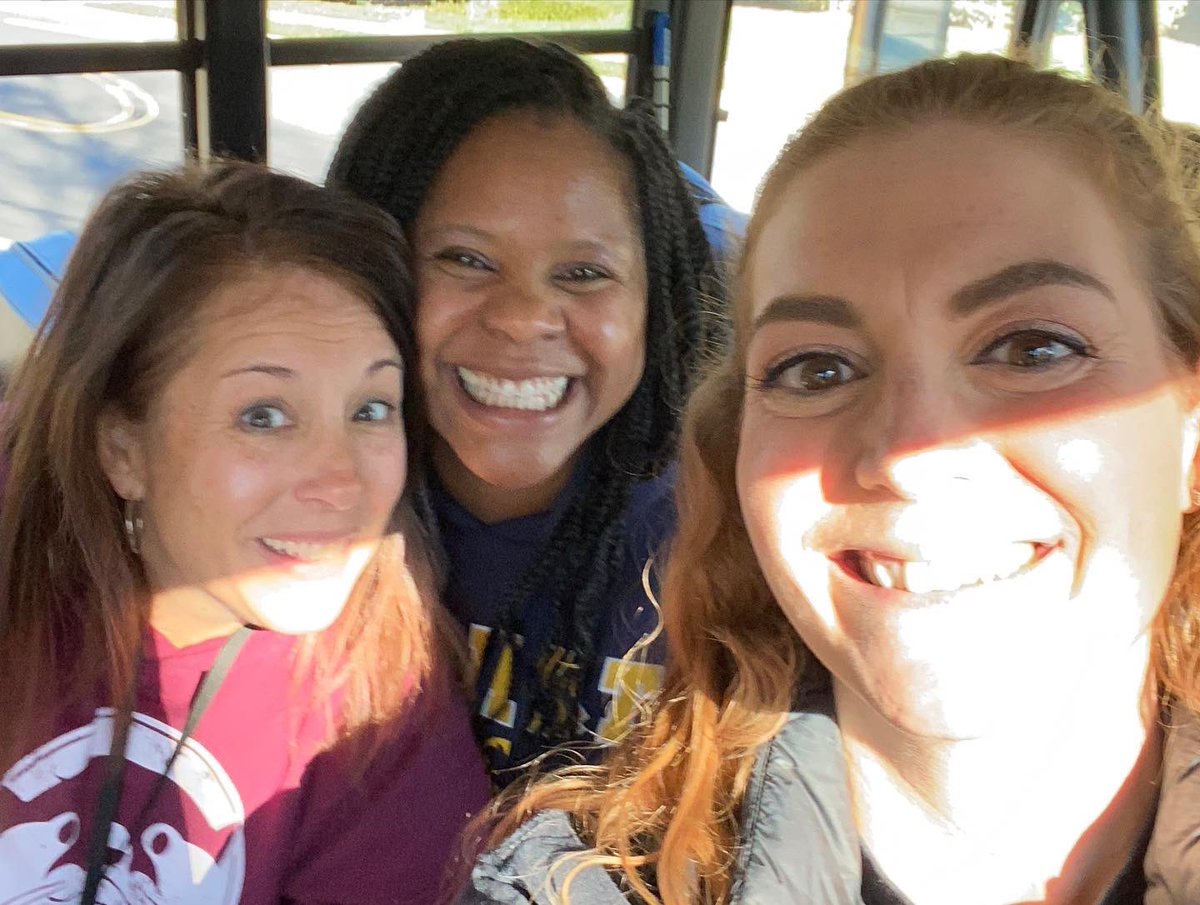 otterbaker's tweet photo. Thumbs up for our first field trip!!! #itsbetterinthegrove https://t.co/2UAk2KpKLs