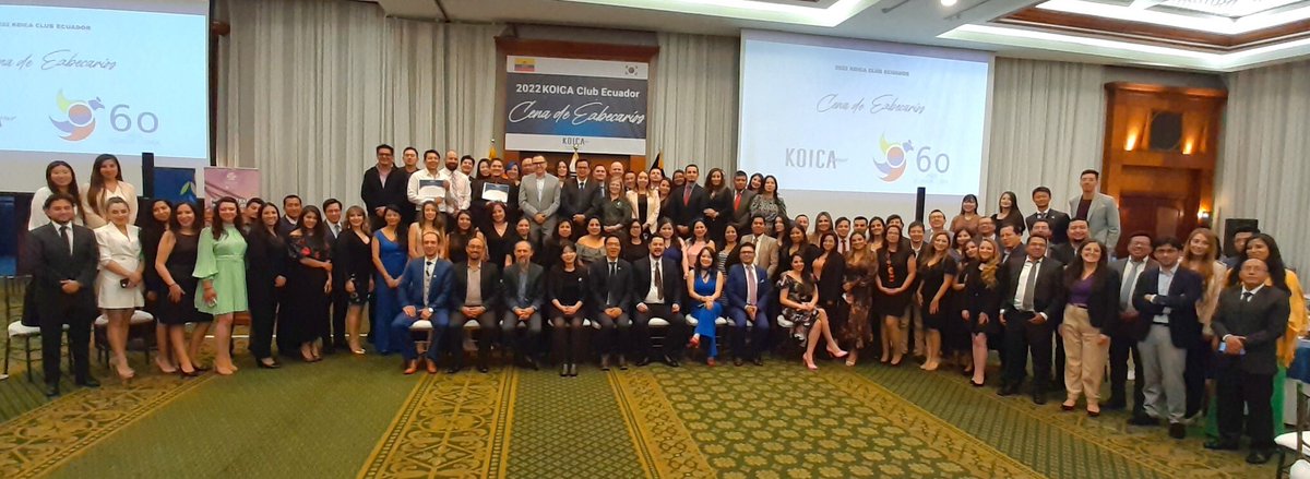 Luego de 2 años de pandemia, se realizó la cena anual de KOICA con la presencia de autoridades y 150 exbecarios quienes aprovecharon para intercambiar sus experiencias. Esta fue la oportunidad también para festejar los 60 años de relaciones bilaterales entre Ecuador y Corea!