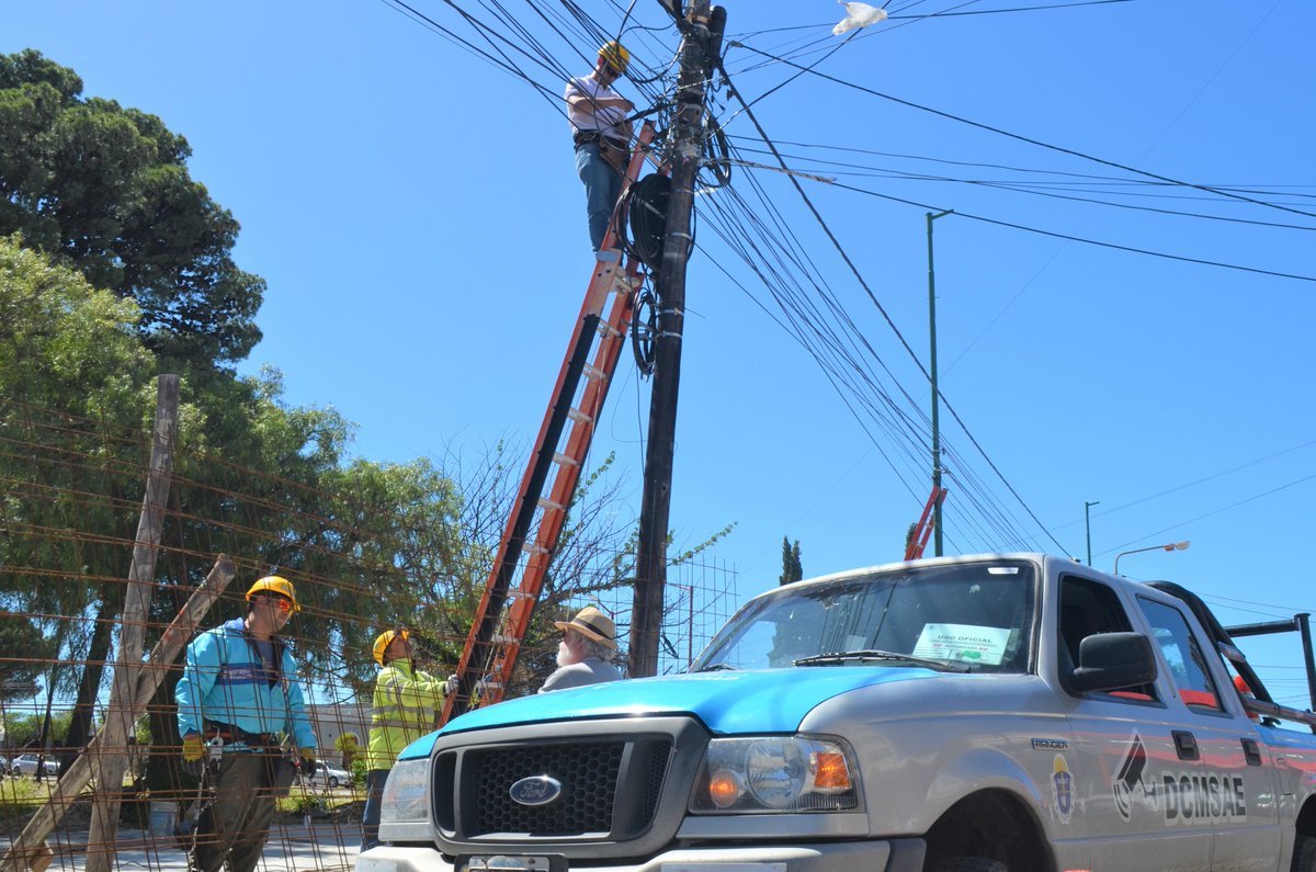 MinSegChubut's tweet image. GOBIERNO DEL CHUBUT
MINISTERIO DE SEGURIDAD

Rawson: El ministerio de Seguridad interviene con tareas técnicas específicas en el sistema de video vigilancia de la plaza central