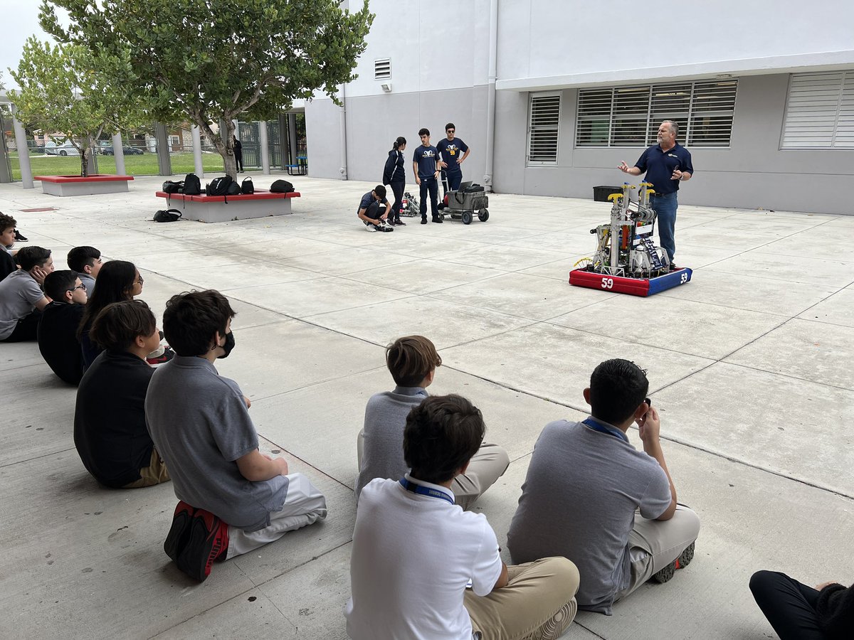 HDMcMillan's tweet image. So proud of this budding partnership with @coralparksenior Thank you so much for coming back today to talk to our robotics students and sharing your vision for a STEM future!! #asAlwaysGoPanthers #pantherBEST #STEMis @AdamsonHDMM @MRS_SALAZARHDMM