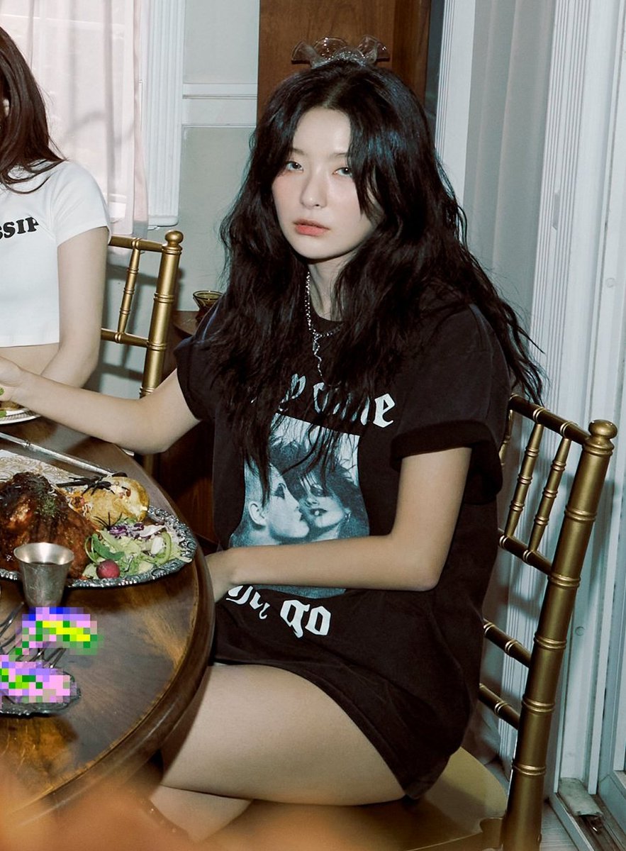 seulpictures's tweet photo. SEULGI LOOKS SO FINE https://t.co/WAPWyS7XMZ