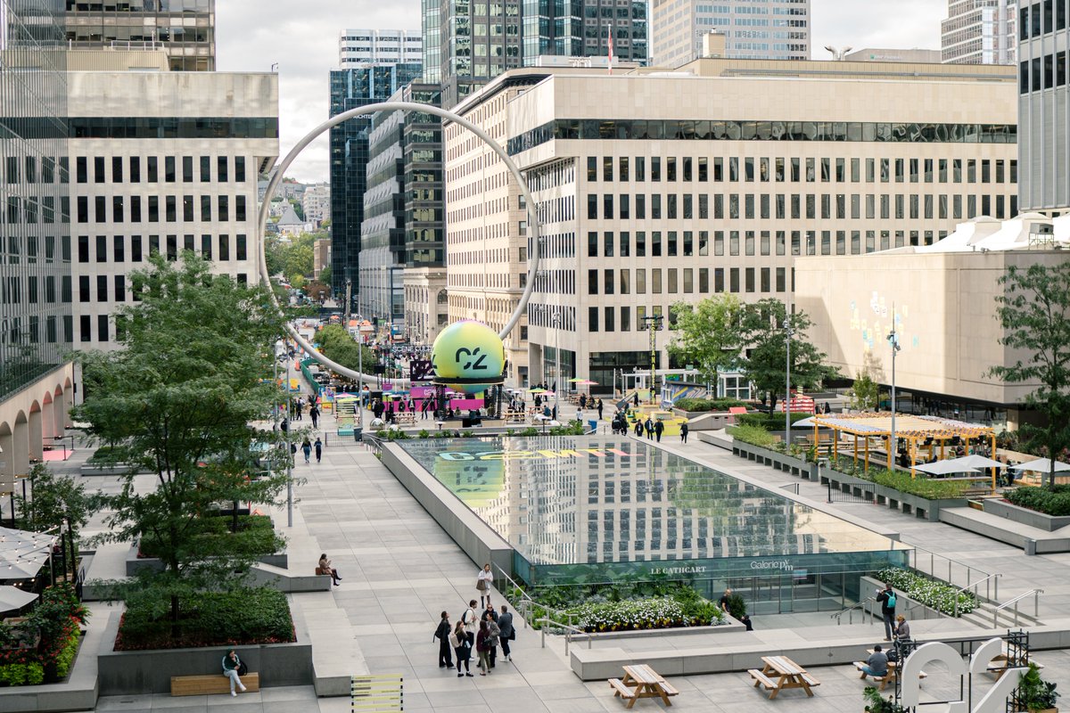 c2montreal's tweet photo. From day to night, the #C2MTL22 site was like a timelapse IRL 📸.
Photographers: @angie_lbd, Villedepluie - André Rainville, @jimmyhamelin https://t.co/NmetUP2wNo