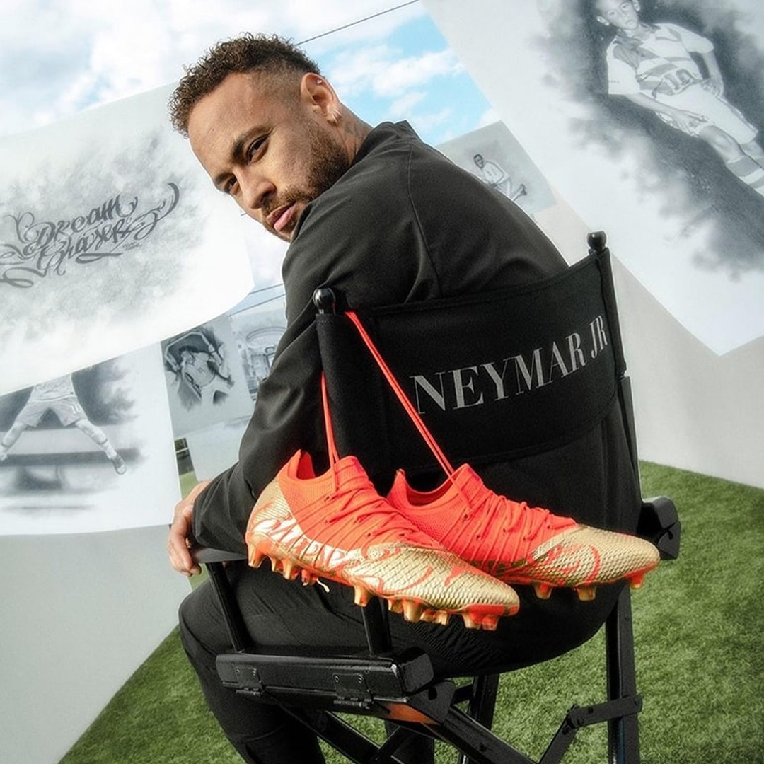 Football_Boots's tweet photo. Puma adds a touch of gold to the fiery coral upper of the Fearless to create Neymar's 'Dream Chaser' WC signature...
-
This or the silver 'Rare' one for the WC? More about Dream Chaser here: https://t.co/QfIoe5CiLp
-
#footballboots #soccercleats #pumafootball #neymar #futurez https://t.co/6koAEOOMFZ