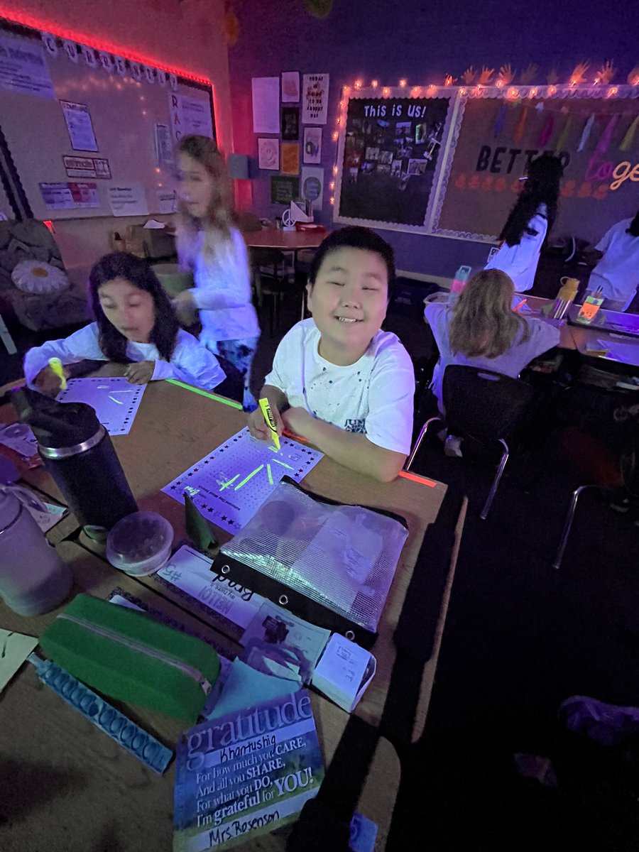 MissDucey's tweet photo. SO many reasons to be thankful this season in room 104!! We’re thankful for each other,  tasty snowflakes and glow parties! #weare54 #wearefv54 https://t.co/N20K9drC5k