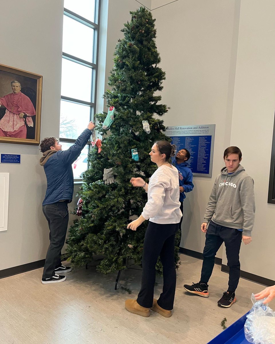 Hello bees! We are so excited to show off our work in progress for this years Mitten and Sock Tree! 🎊🎄🎉✨

This year the College of Business will be donating new mittens and socks to help keep our community warm this winter!