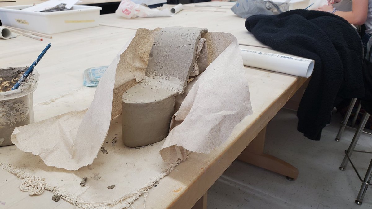 MsTiritilli's tweet photo. Students in sculpture are getting a glimpse of what it's like to work with clay! Project: Clay shoes
#PEHS #Art #sculpture https://t.co/HZfxNSxky0