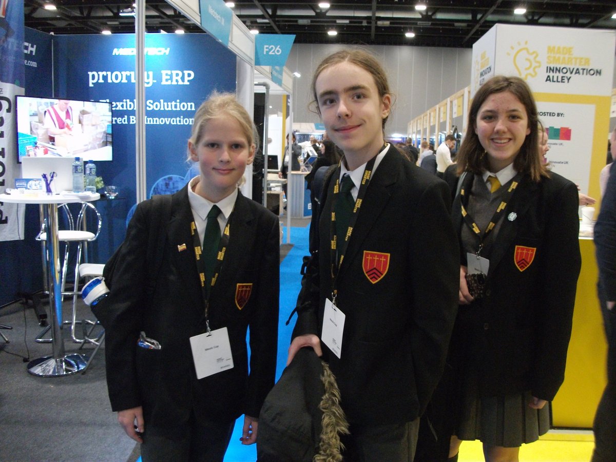 meolscopcareers's tweet photo. Our students learning how advances in technology can lead to exciting destinations for their future! #SmartFactoryExpo @Enginuity_Org @TheManufacturer @GrowthPlatform_ @LCRCareersEnt @CareerEnt https://t.co/mbMzEfHoZR