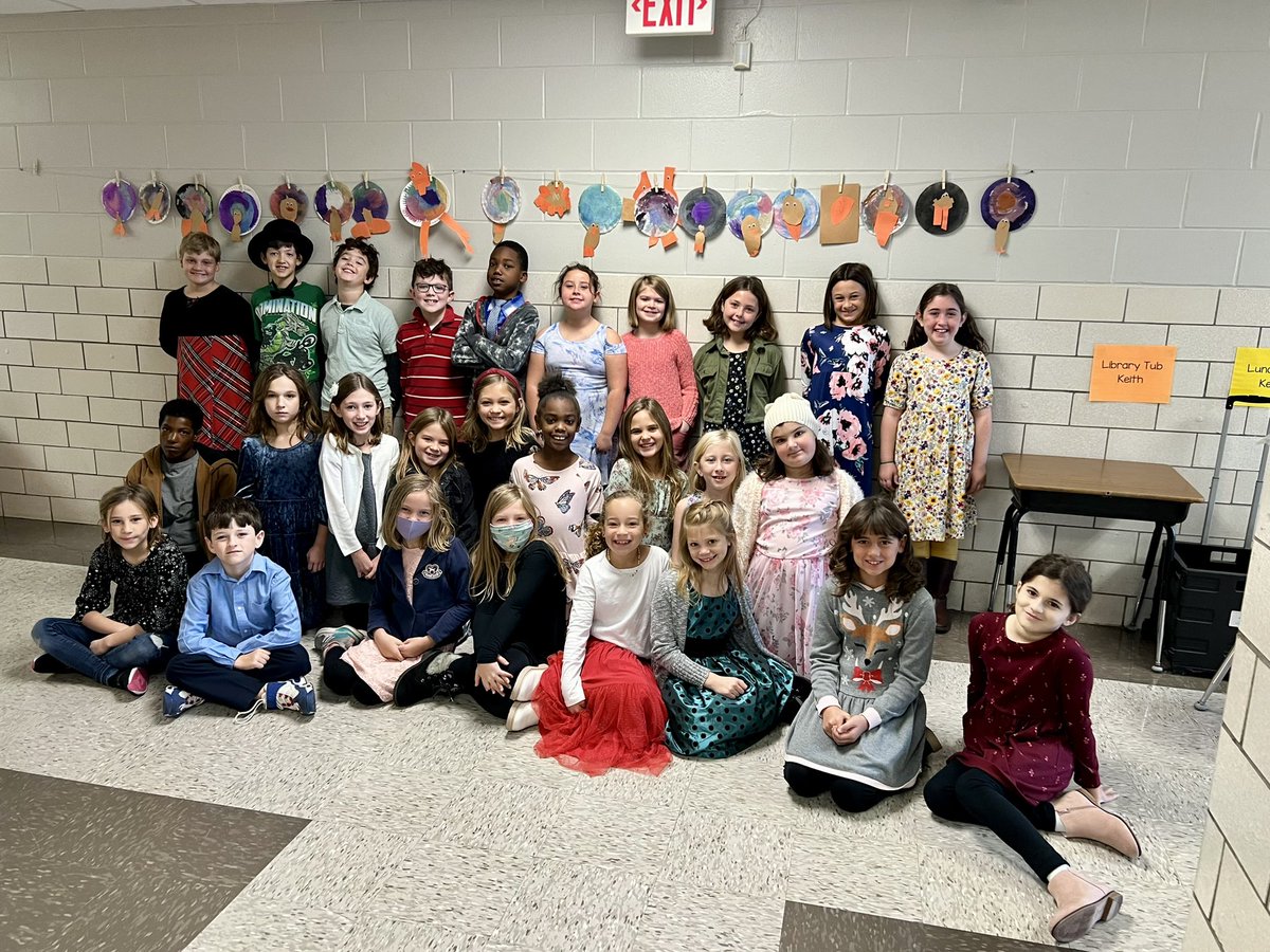 Fairview 3rd graders dressed up to go to the Missouri Theatre today where they will enjoy a performance by the Missouri Symphony! <a href="/FVEFalcons/">Fairview Elem COMO</a> <a href="/cpsfinearts/">CPS Fine Arts</a> @MOsymphony #inspirecreativity #cpsbest #YPC #cpsfinearts