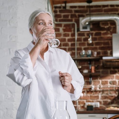 #Water fasting promotes cell recycling aka autophagy. It helps prevent cancer, heart disease, and more.

#superwaterman #superwatermansays #waterfast #waterfasting #bluemind #waterismedicine #hydration #powerofwater #aliveness #alivenessmarketing #wellbeing #wellness #inspiration