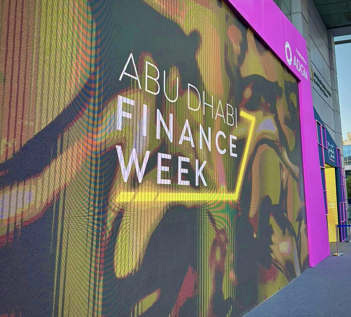 SnowHillAdv's tweet photo. Abu Dhabi Finance Week wraps up tomorrow after five days of fascinating discussion about the future of finance. Snow Hill co-founder and MD @IRtjk stopped by @ADX_AE, where there's a lot of buzz around the important role of local start-ups in the emerging #falconeconomy https://t.co/UFLYlXahXw
