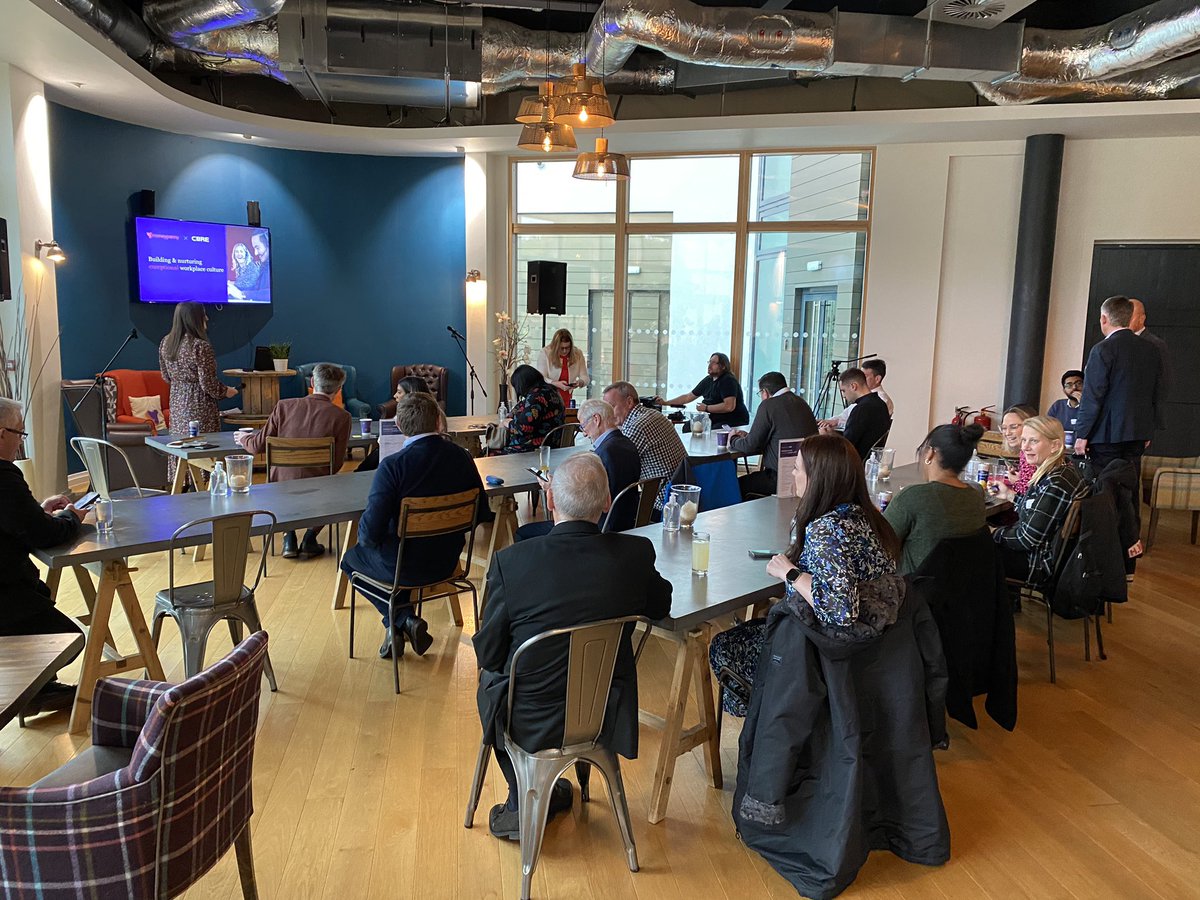 DannyFMJ tweet media