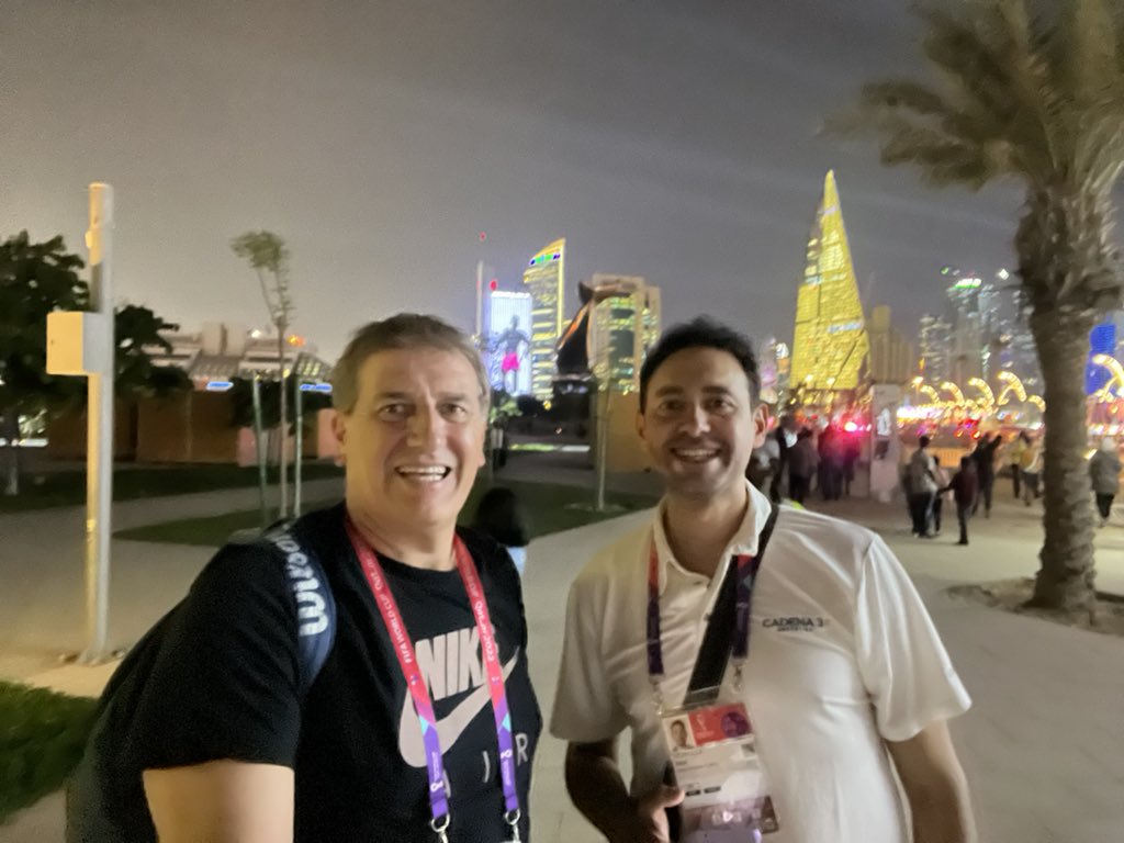 Ya regresados a Qatar, primera recorrida por Doha Corniche. De día una ciudad moderna de noche, se enciende. <a href="/Estadio_3/">Estadio_3</a> <a href="/Cadena3_Rosario/">Cadena 3 Rosario</a> <a href="/MontiRaul/">Raul Monti</a>
