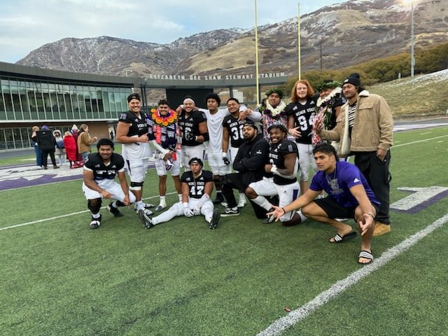 meljoshAhYou's tweet image. Been a great yr cheering for @JaydenAhYou42 Thanks to all the family that has come out to watch him do his thing! 🤟🏾💜🖤 Season's still not over...Go Wildcats! CheeHoo!!