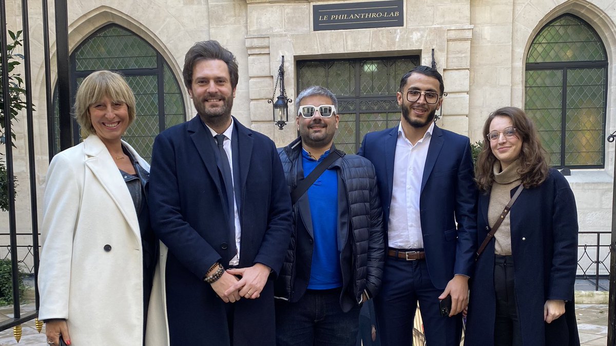 SylvainReymond's tweet photo. #DuoDay • Échanges avec @a_martinsmisse et @TeamDamsPro dans le cadre de leur DuoDay.
Merci à ces deux entrepreneurs ultra-engagés d’avoir partagé un petit bout de leur #DuoDay avec nous Cc @SiegridHenry.
Les membres de @LaCL2E mobilisés partout en France dans cette opération. https://t.co/hg7JNsULtm