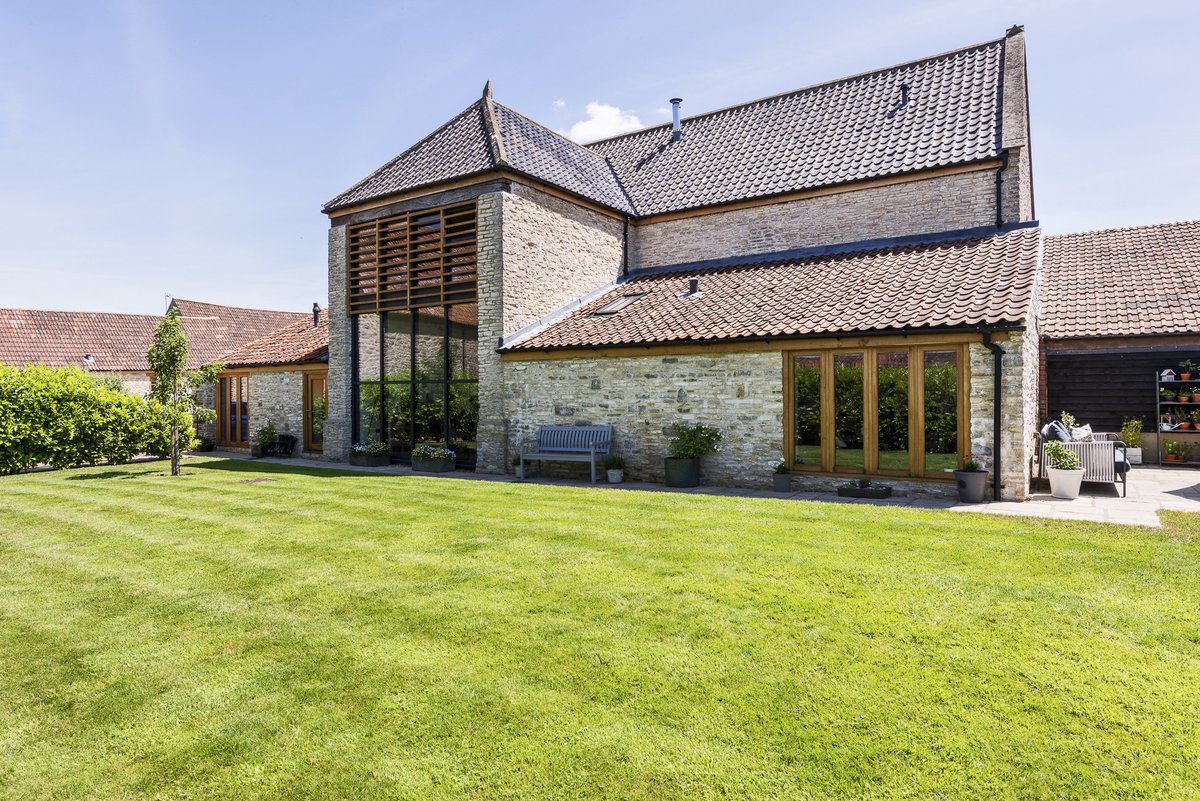 ✨ Welcome to… Porch Barn

🏡 Detached, Grade II listed 
🛏 5 bedrooms
📍 Burnett, Nr Bath
🌸 Front and rear gardens
🚙 Ample garaging and parking
💷 £1.2m guide price 

Give us a call in our Bath office for more details! 01225 333332.
 
#propertyforsale #estateagent