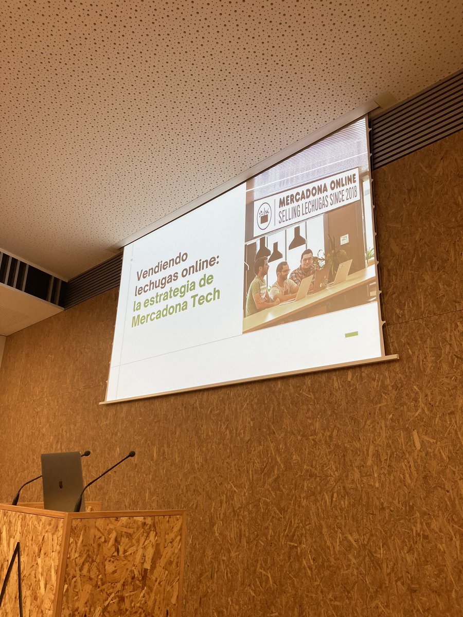 Miguelmilian_es's tweet photo. Hoy en @lanzaderaes contamos con @JavierQuerol de @MercadonaTech hablando de “cómo vender lechugas online”. Mejorar lo que había era fácil … pero lo complicado es hacerlo rentable 🚀🚀🚀 https://t.co/UIgaF1ZDcO