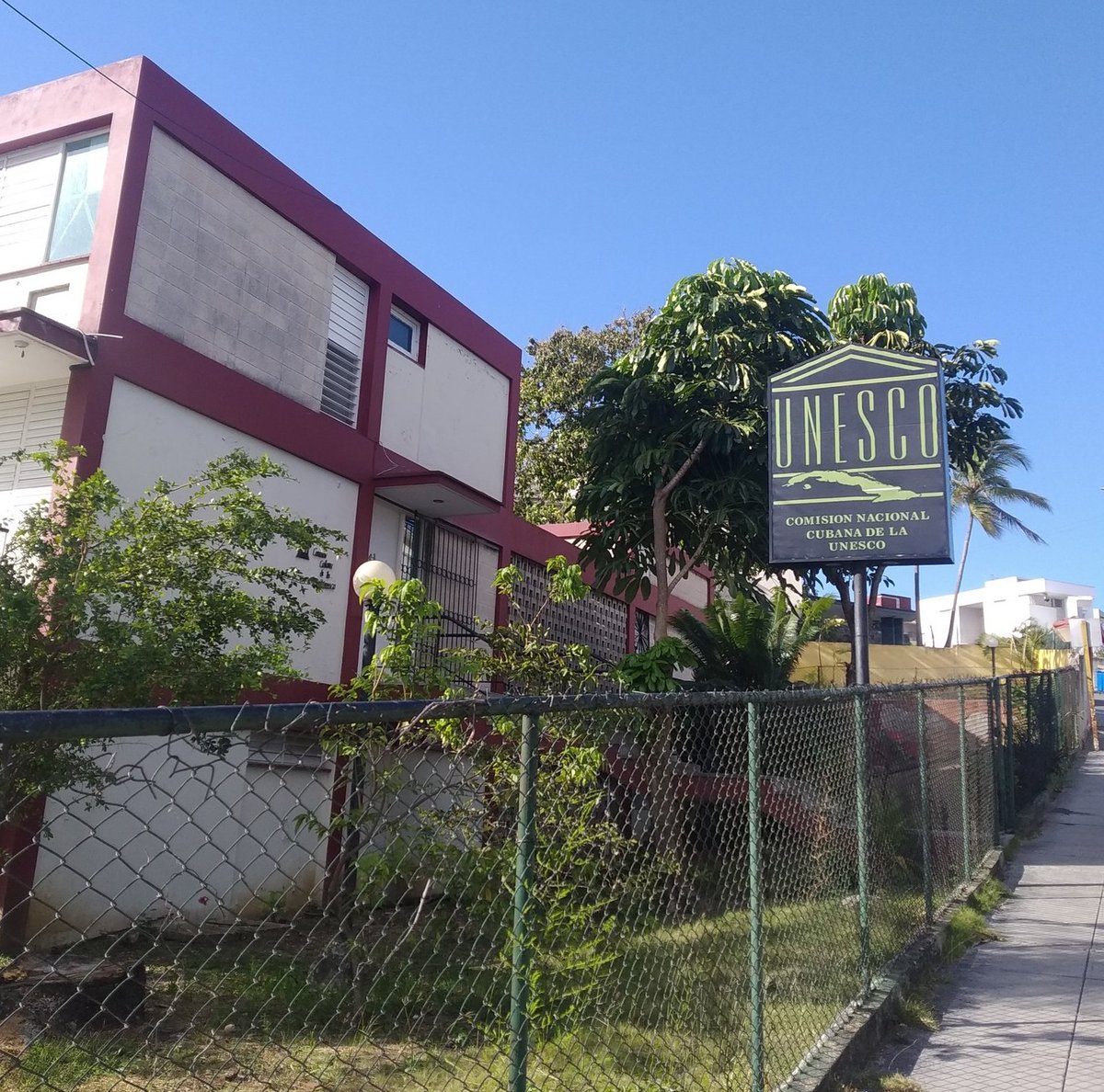 📢Un #17DeNoviembre pero de 1947 se fundaba la <a href="/CNCubaUNESCO/">CNCU🇨🇺</a>, con la misión de servir como órgano de enlace entre Cuba 🇨🇺 y la #UNESCO. Ya son 7⃣5⃣ años creando puentes y no muros!! Muchas Felicidades a todos los que han laborado en nuestra institución y para ella 🎉🎊🔝💯