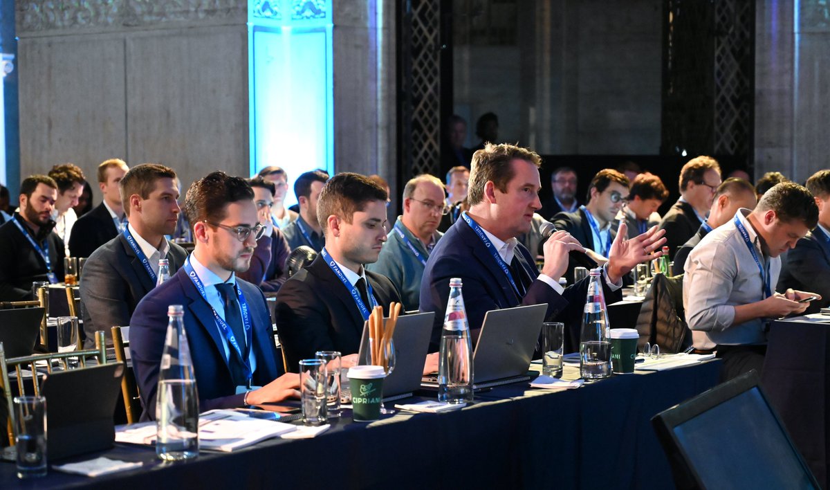 FlutterEnt's tweet photo. An impressive venue fit for sharing the latest chapter in our exciting @FanDuel growth story!

🇺🇸42% of US OSB market share
🇺🇸18% of US iGaming market
🇺🇸On course to deliver FY23 profitability
🇺🇸+$40bn addressable market value by 2030

https://t.co/bXjNmjdYet
#FlutterInvestorDay https://t.co/0De2vzEMHK