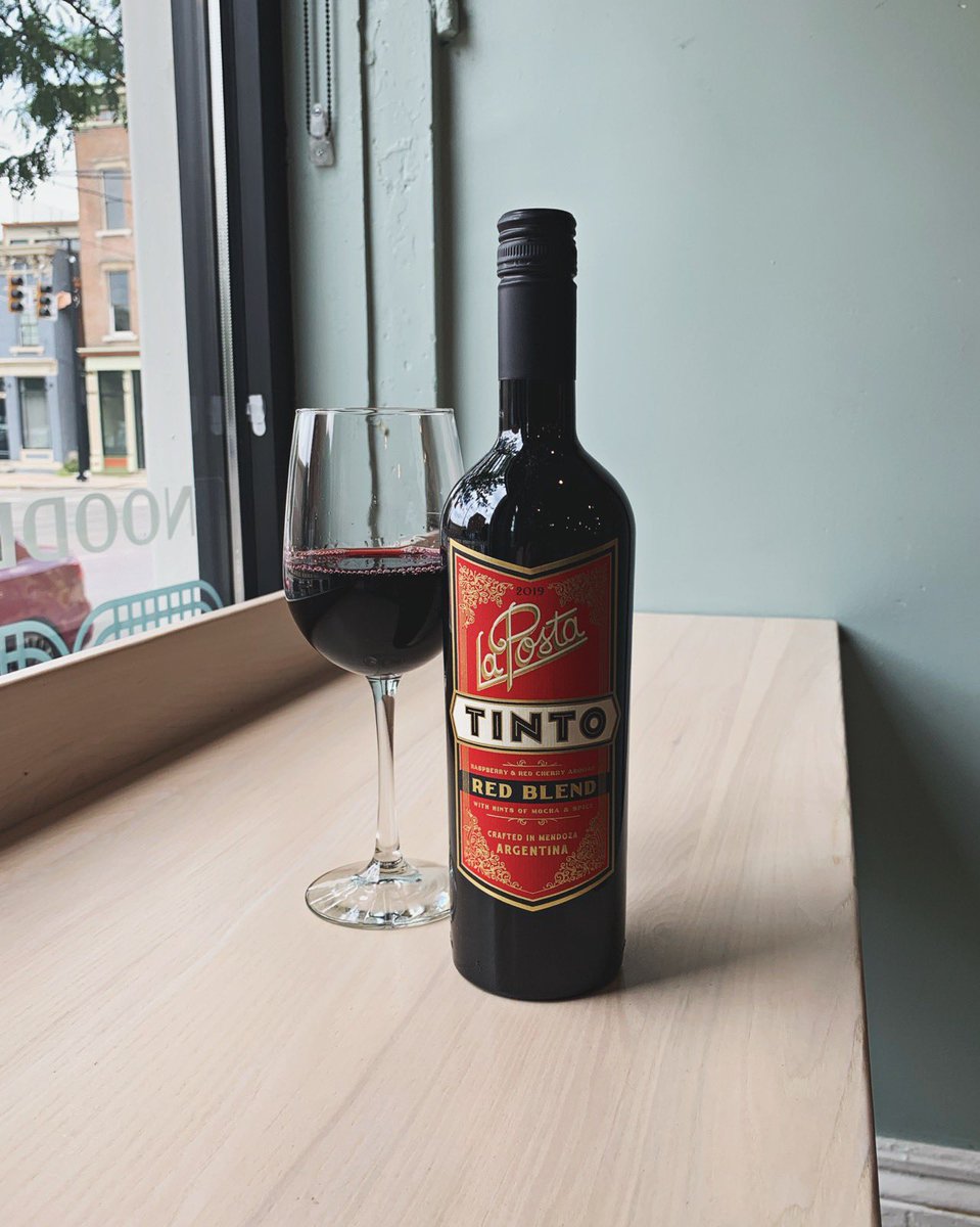 pholangthang's tweet image. Some folks warm up with phở, other folks warm up with wine. We say, “why not both?” #pholangthang #dothelangthang #wine #weekend #warmup