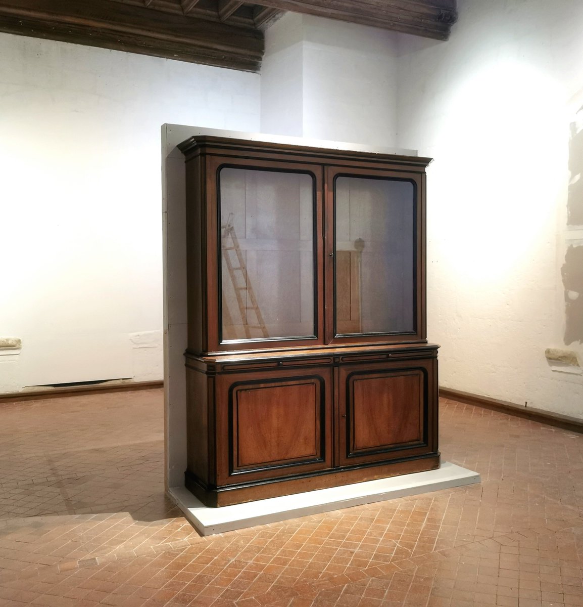 [#Proust100] Montage de l'exposition Fous de Proust : bibliothèque de la comtesse #Greffuhle alias Madame de #Guermantes.
Vernissage public demain à 18h, jour du centenaire de la mort de Marcel Proust.