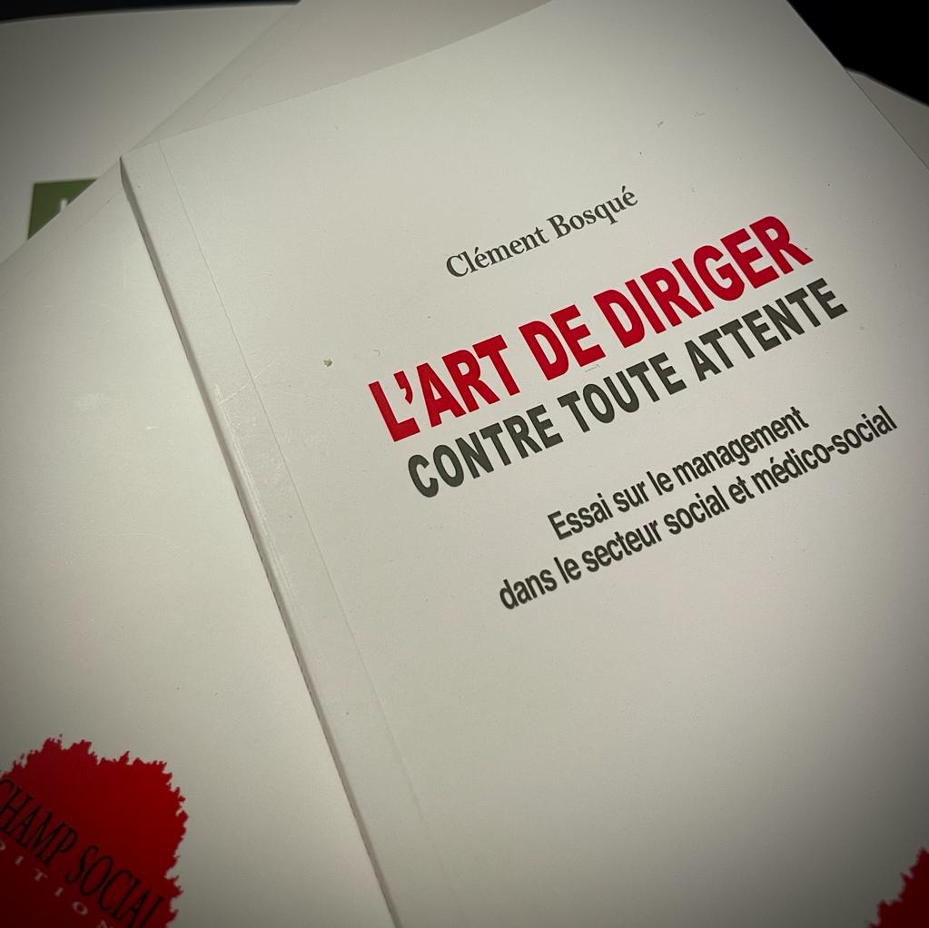 Clément Bosqué livre une réflexion philosophique et pratique sur l'attente, comme fondement même de la relation entre direction et salariés, pouls battant du management. Et si l'attente était un paradigme permettant de repenser les relations de travail ?
champsocial.com/book-l_art_de_…
