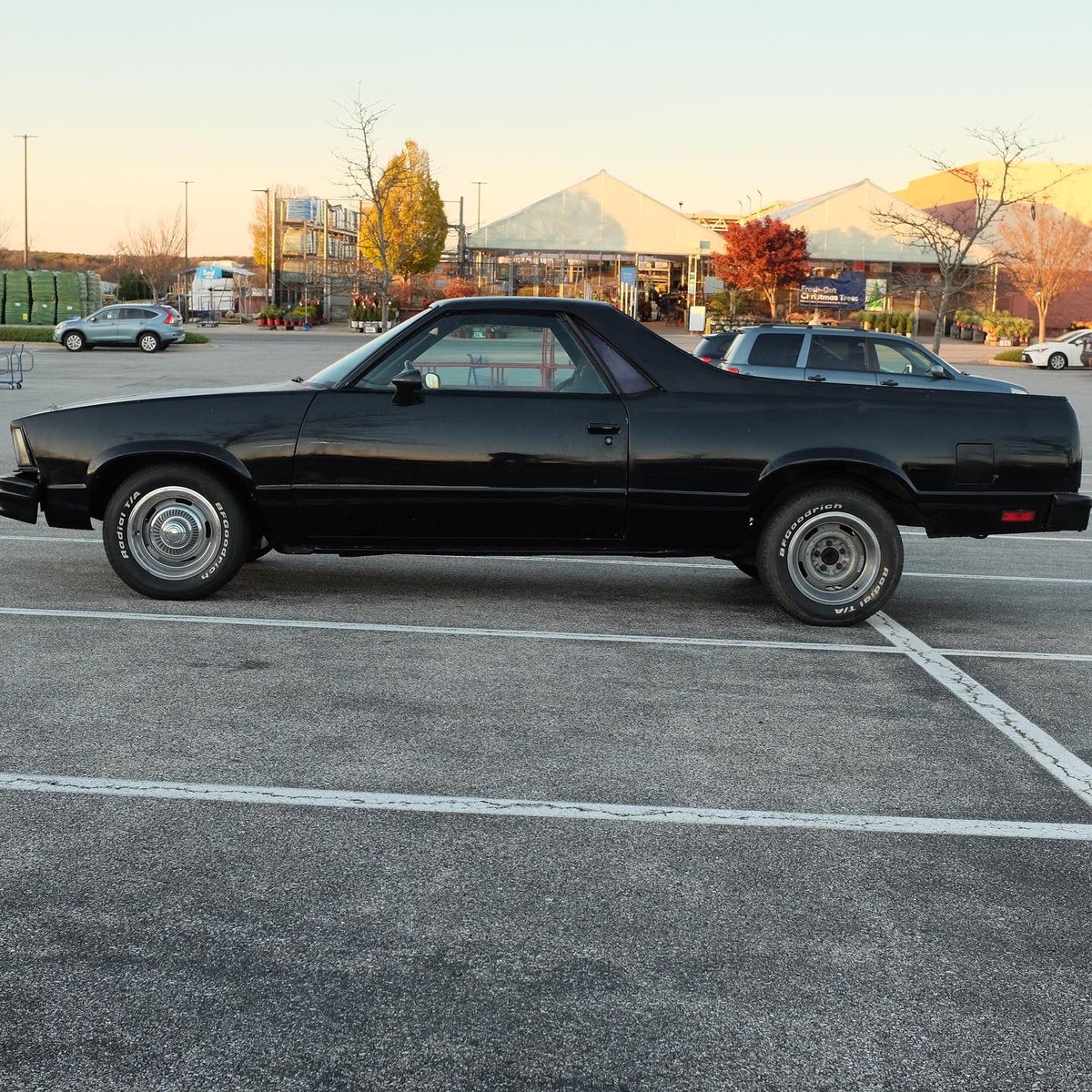 b_dart2's tweet image. Gm creatives &amp;amp; photographers. Hope your week is going well!  I ran across the parking lot to capture images of this El Camino while out shopping. Turns out it’s a turbo Ls swap 
.
#fujifilm_xseries #lsswapped #elcamino #automotivephotography #fujix100s