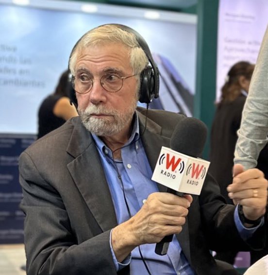 jrisco's tweet photo. Estamos  transmitiendo #envivo en #FBLive  desde el   #EncuentroAmafore2022, ya está con nosotros  @paulkrugman , Premio Nobel de Economía en #asilascosasw 
@Amafore_mx 

🙌🏻👌🏻 https://t.co/jh1WoxQx3k