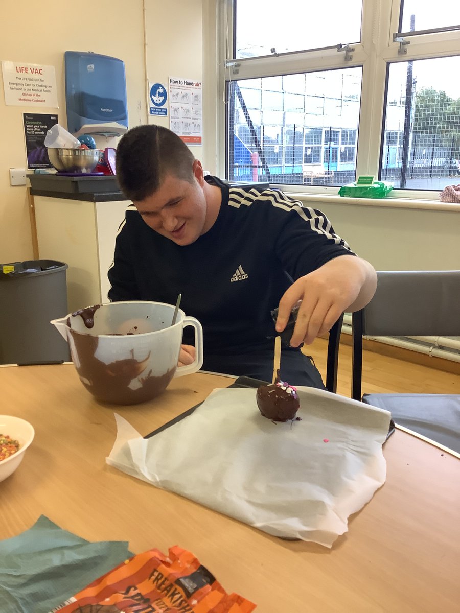 Hawks have been making their very own chocolate apples. They melted the chocolate and chose which sprinkles they wanted. They even waited patiently to see how they tasted!