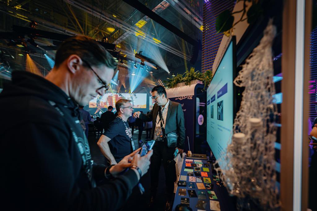 Tietoevryfi's tweet image. Päivä yksi Slushissa alkaa olla paketissa! Kiitos kaikille hyvistä keskusteluista ja uusista kohtaamisista, nähdään huomenna! ✨#Slush2022 @SlushHQ #purposefultechnology