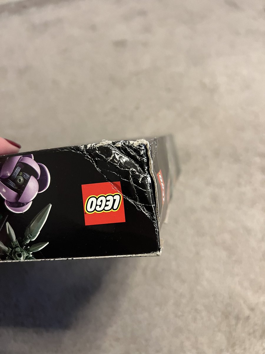 ChanelDunning's tweet photo. @LEGO_Group just received a delivery from yourselves and the package is damaged. What I’m annoyed about is the state of the package because it was obviously damaged before you sent it as it’s been sellotaped! I have tried on your website to contact you but this is not working! https://t.co/1198exRESv