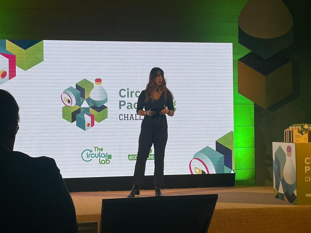 zzink_lab's tweet photo. 🙌 ¡El #circularpackagingchallenge está aquí!
El evento organizado por @ecoembes con el centro TheCircularLab busca conectar startups con las empresas del sector de los envases
📍 El equipo de ZZInk!lab estamos presentes y con muchas ganas de conocer a los mejores proyectos. https://t.co/IUQFhvdNRj